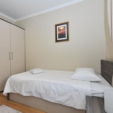 Apartmani Peric 1 Meka Draga Obrovac Luaran gambar