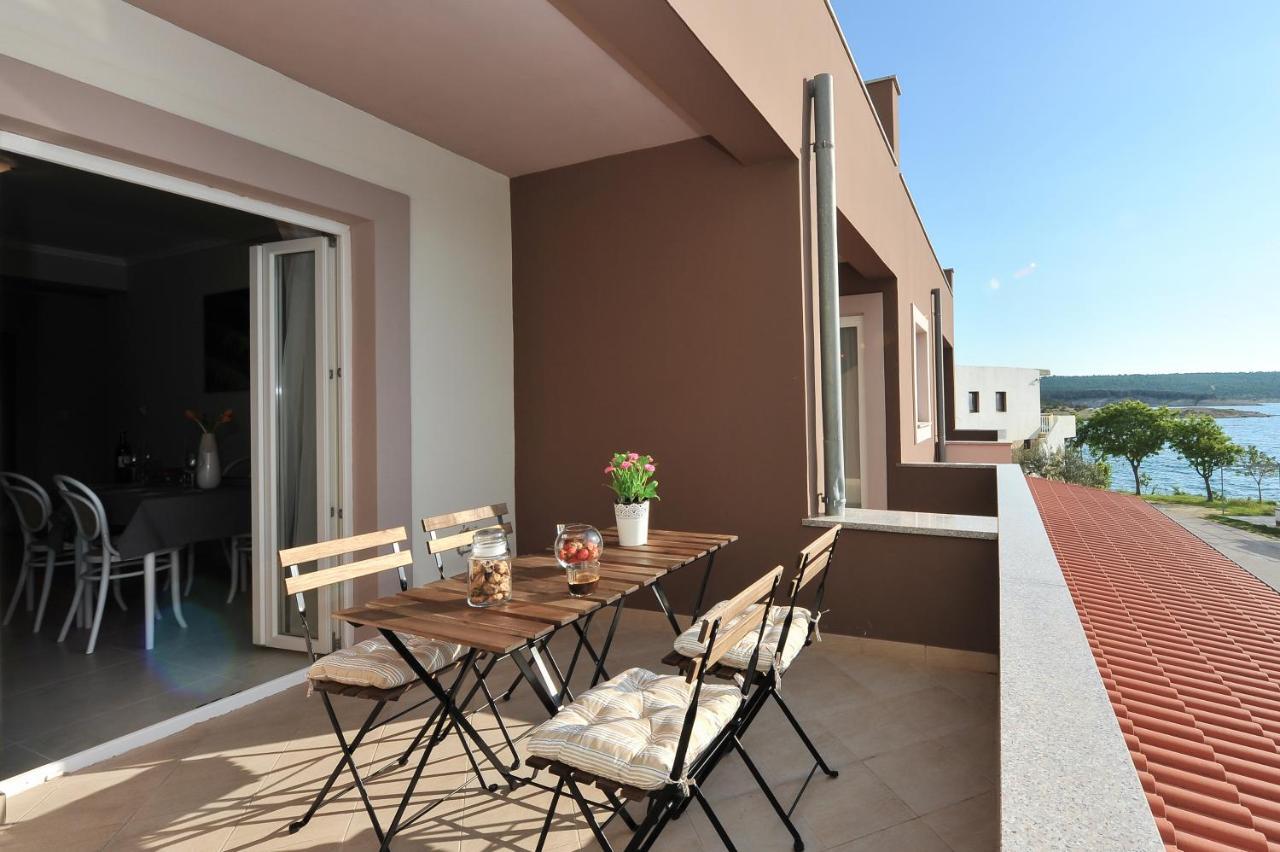 Apartmani Peric 1 Meka Draga Obrovac Luaran gambar
