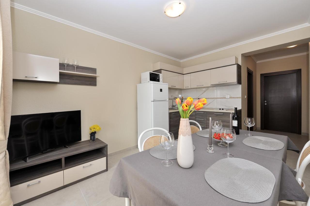 Apartmani Peric 1 Meka Draga Obrovac Luaran gambar