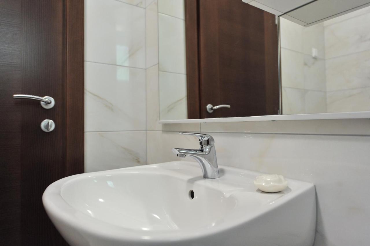 Apartmani Peric 1 Meka Draga Obrovac Luaran gambar