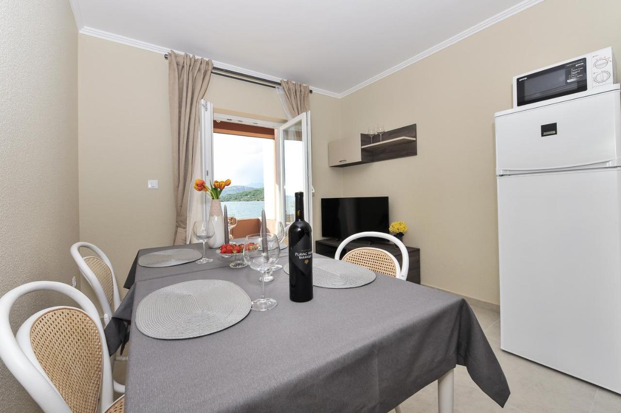 Apartmani Peric 1 Meka Draga Obrovac Luaran gambar