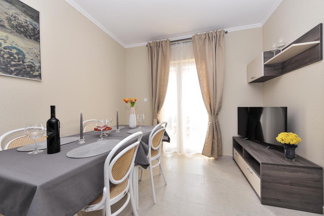 Apartmani Peric 1 Meka Draga Obrovac Luaran gambar