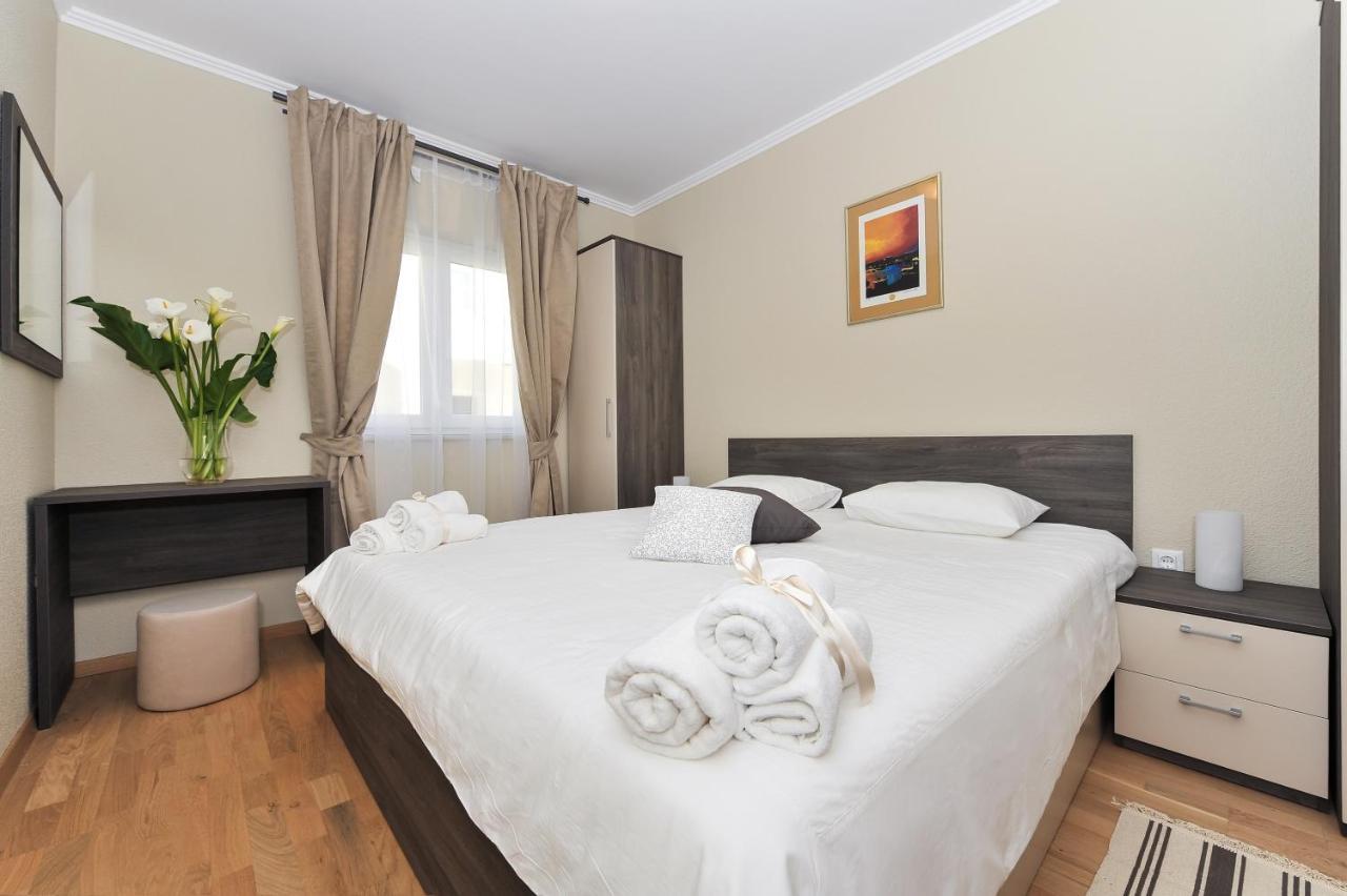 Apartmani Peric 1 Meka Draga Obrovac Luaran gambar