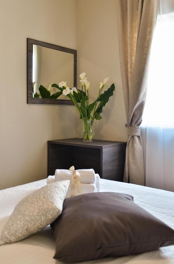 Apartmani Peric 1 Meka Draga Obrovac Luaran gambar